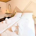 Neu! Moderner Bayrischer Flair Vor Pilatushaus *