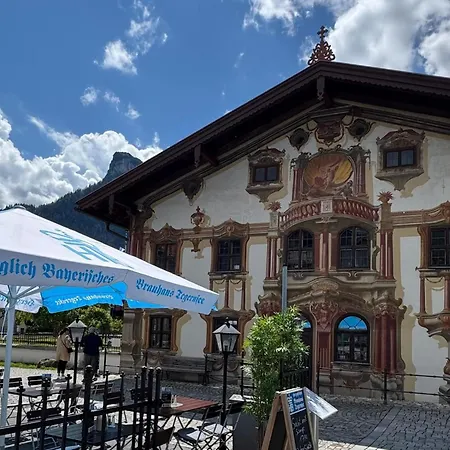 Appartement Neu! Moderner Bayrischer Flair Vor Pilatushaus