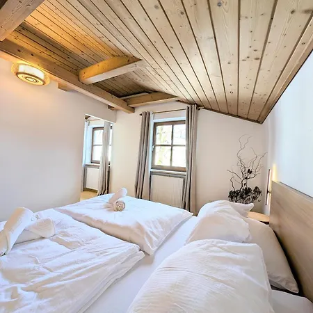 Neu! Moderner Bayrischer Flair Vor Pilatushaus